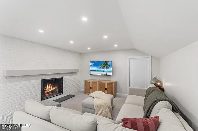 301 Westwood Dr — Photo 8