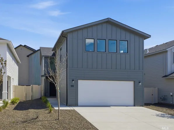 910 N Mirror Creek Way, Meridian, ID 83642