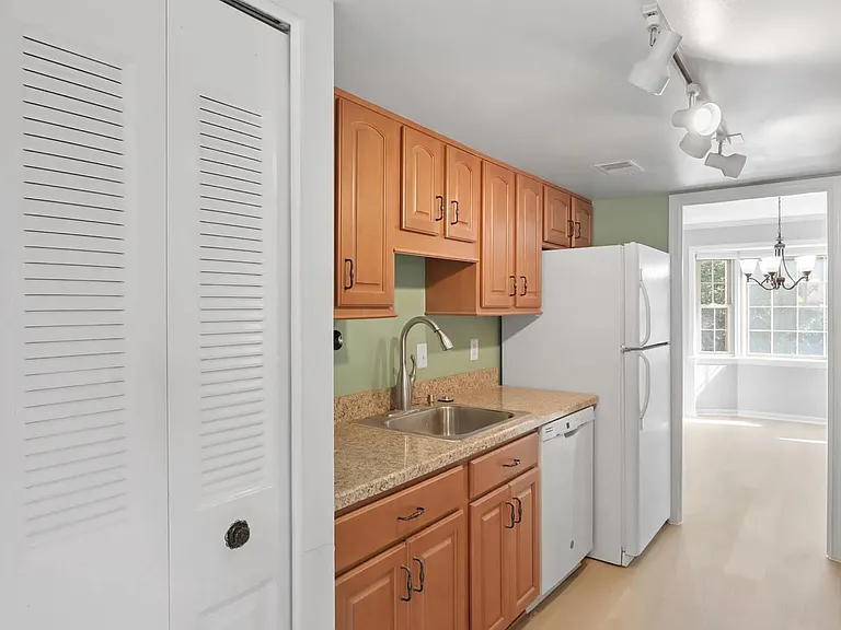 12231 Cinnamon St — Photo 12
