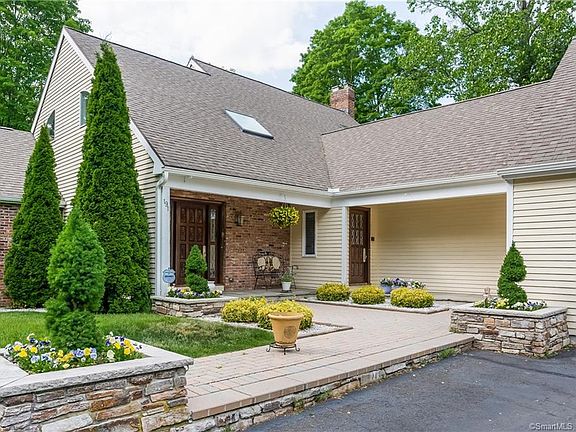 3rd image of 191 Sherwood Dr