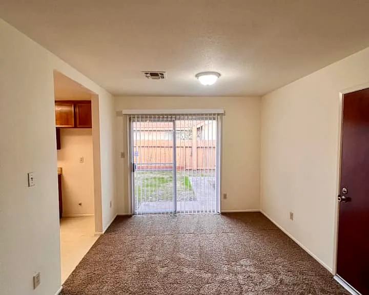 1418 Sylvan Ave — Photo 3