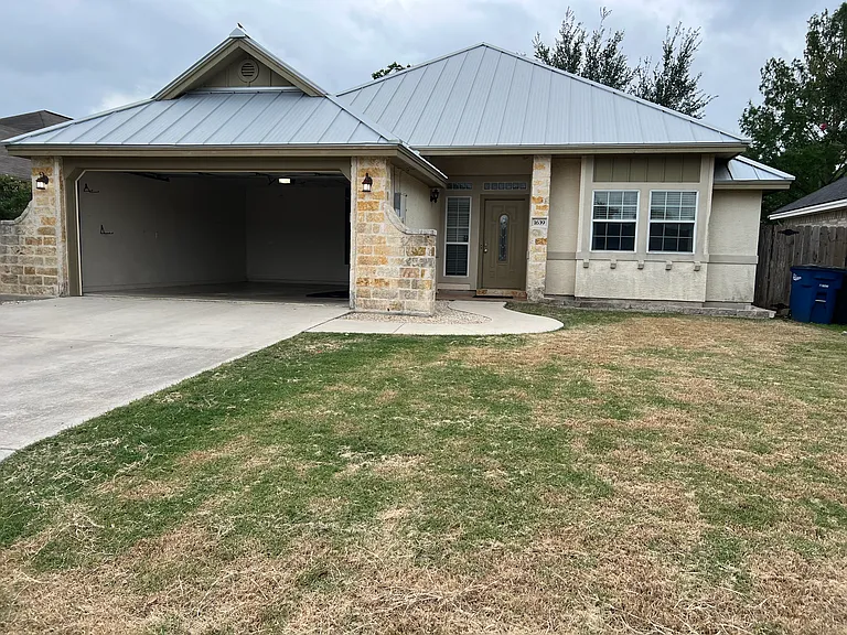 1639 Anna Lee Dr — Photo 2