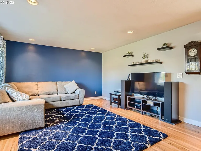 9251 SE 47th Ave — Photo 3