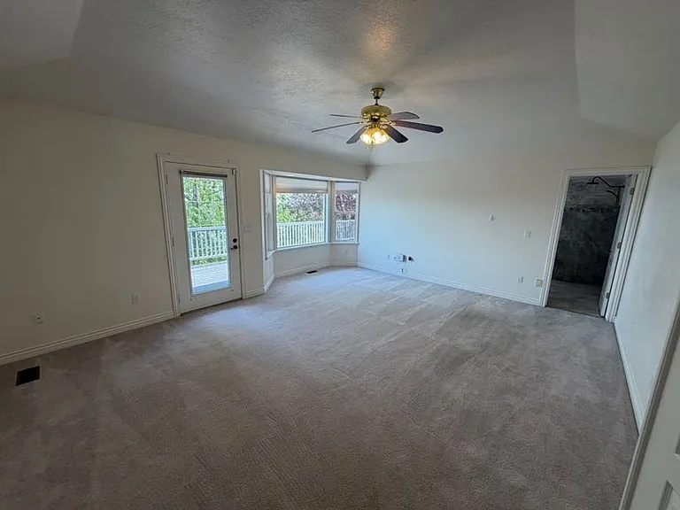 1835 N Beechwood Dr — Photo 16