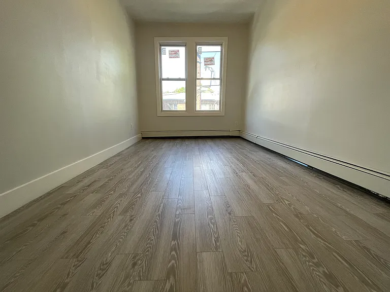 18 Dales Ave #3E — Photo 4