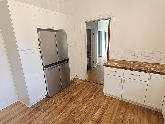 4th image of 648 Avenue D