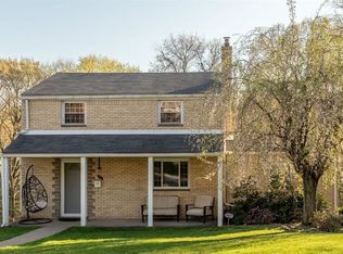 917 Rita Dr, Pittsburgh, PA 15221