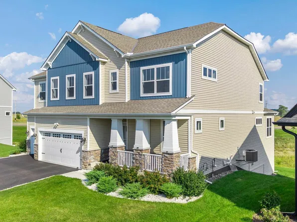 1961 Dahlia Dr, Shakopee, MN 55379