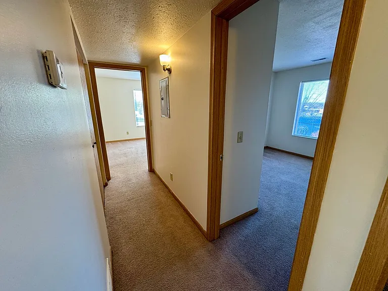 Lakeland Villa Apartments — Photo 43