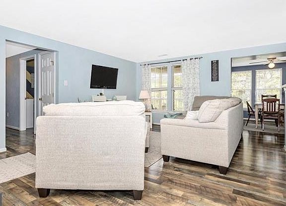 5th image of 13105 Briarcliff Ter #11-1104