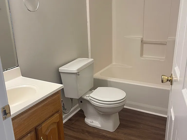 211 E 7th St #211 — Photo 10