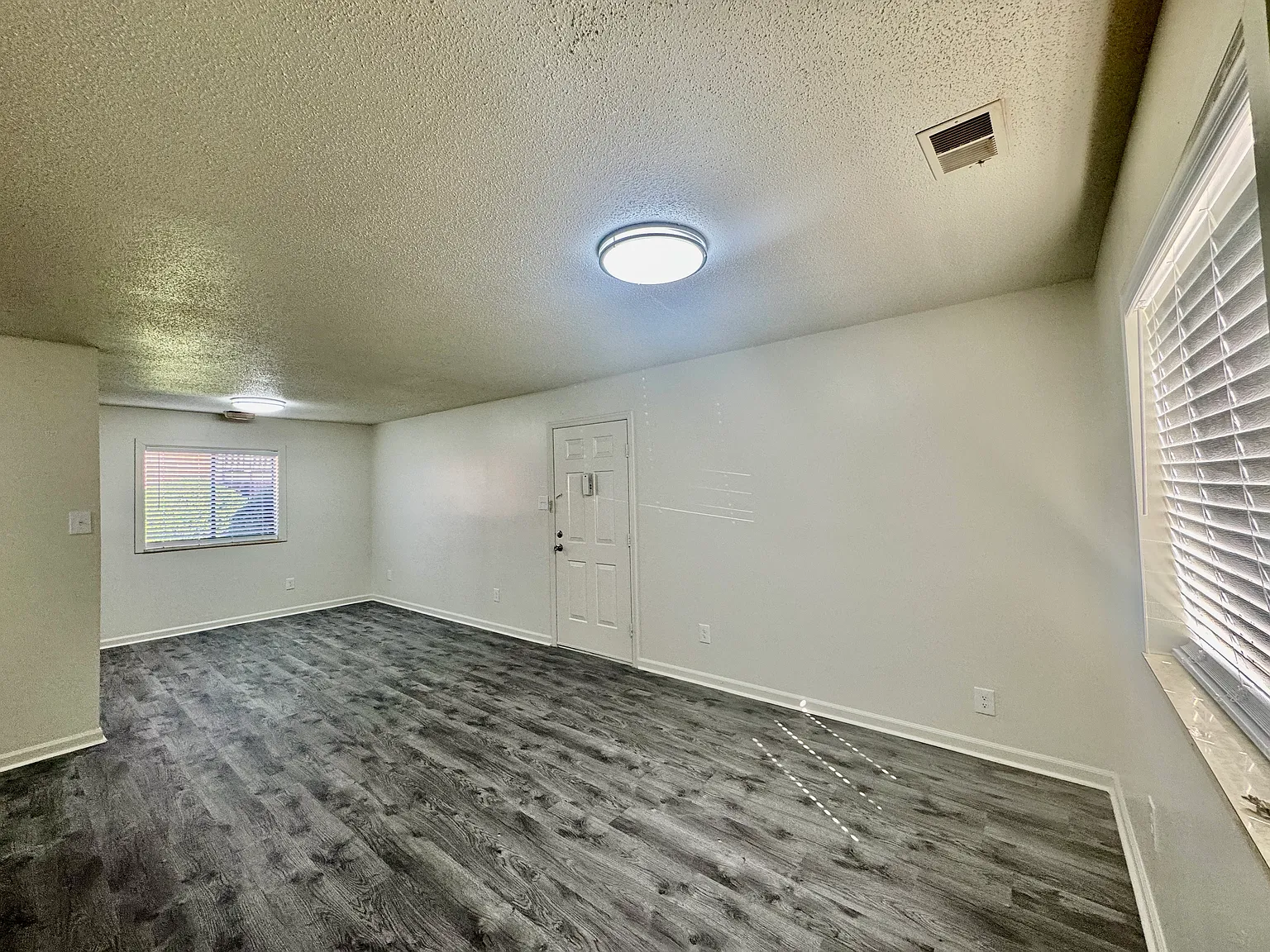 2 bed, 1250 sqft, $1,045 — Photo 3