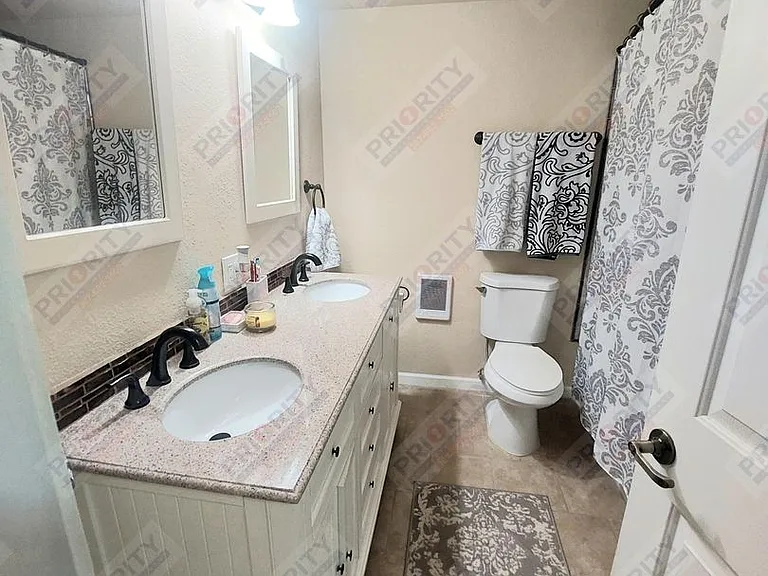 505 Highridge Ct — Photo 8