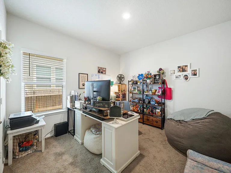 6630 Greensleeves — Photo 16