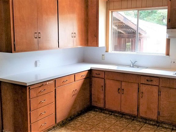 5th image of 257 W Oakwood Blvd