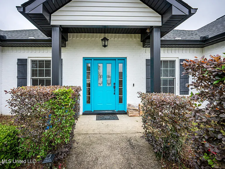 15208 Lisa Dr — Photo 7