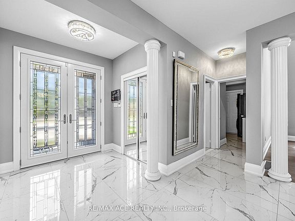 5th image of 2396 Southcott Rd
