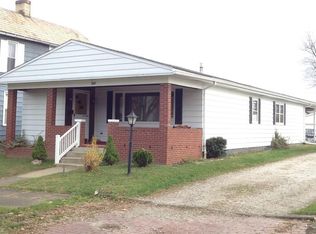 1015 Parrish St, Uhrichsville, OH 44683