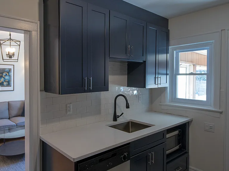 856 Bronson Ave — Photo 55