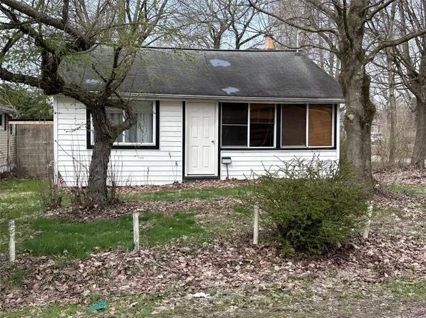 12213 Mantor St, Conneaut Lake, PA 16316