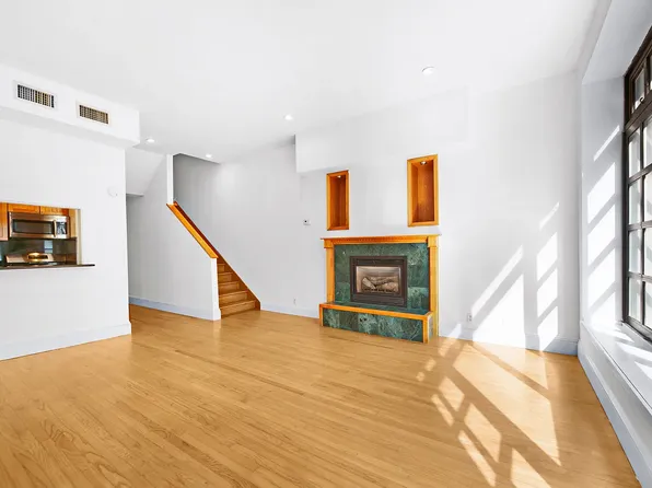 143 E 57th St #Penthouse 1, New York, NY 10022