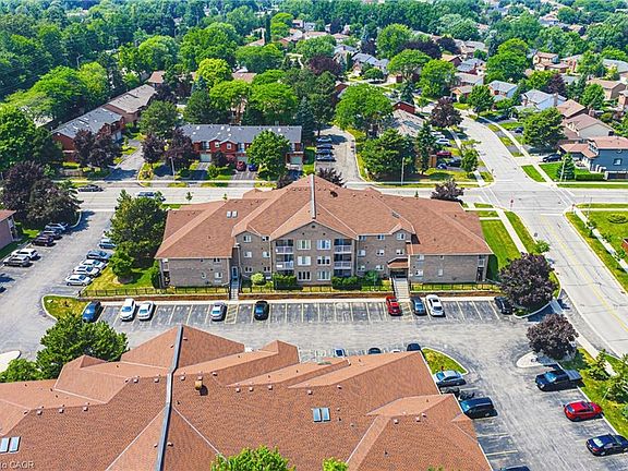 3rd image of 3050 Pinemeadow Dr