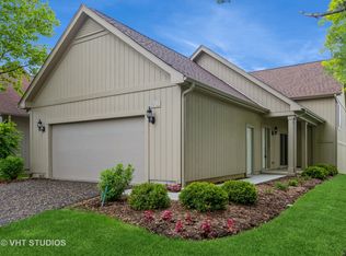 4209 White Ash Rd, Crystal Lake, IL 60014