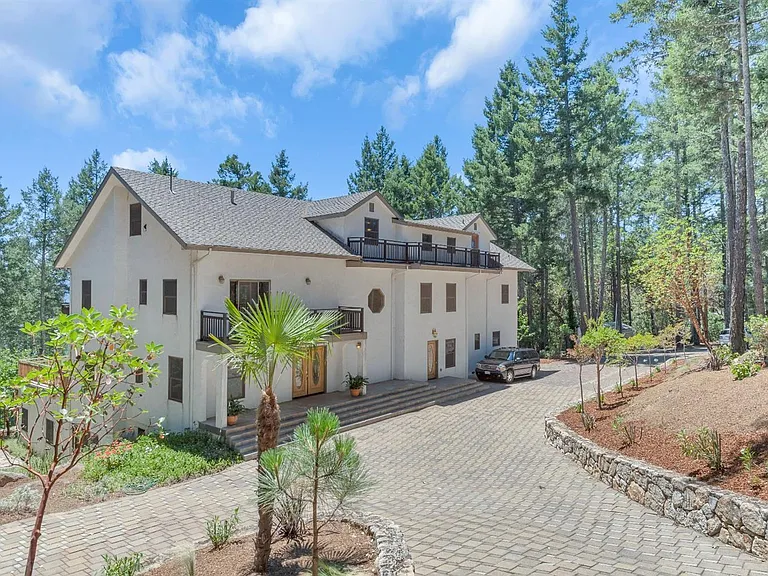 440 Cold Springs Rd — Photo 1