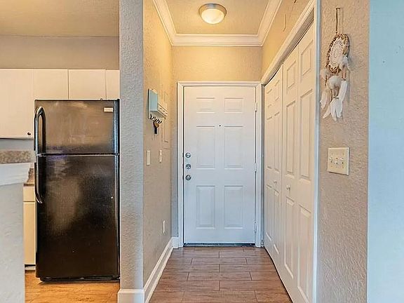 4th image of 304 E South St Unit 1024