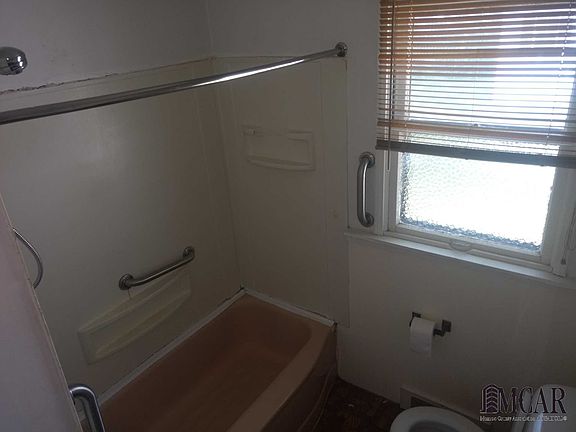 5th image of 10610 Corning Ave