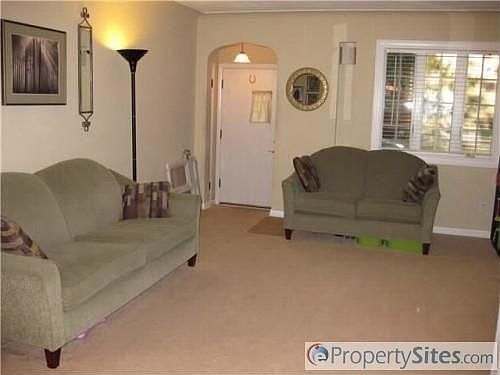 2nd image of 3651 Larchmont Pkwy
