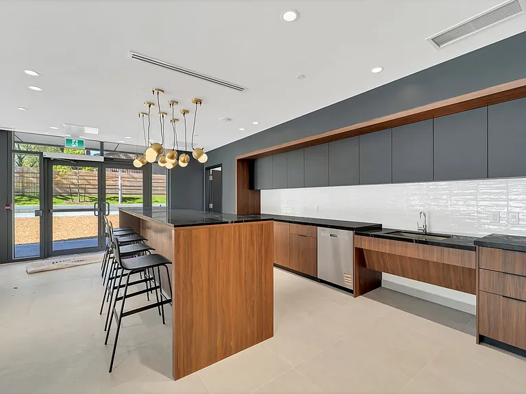 3030 Pharmacy Ave — Photo 11