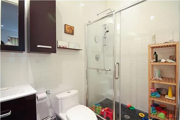 Rented by Triumph Property Group | media 32