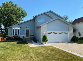 5215 Pine Trail Cir, Plainfield, IL 60586