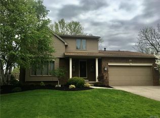 33 Hillview Ter, West Seneca, NY 14224
