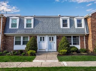 95 Oakbrook Dr APT B, Buffalo, NY 14221