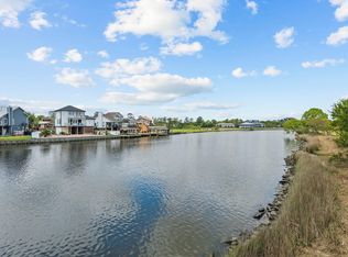 4700 Starboard Ln, Dickinson, TX 77539