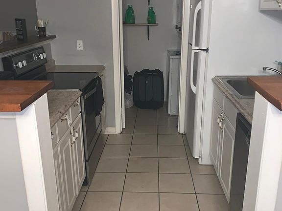 4th image of 9720 Hagel Cir