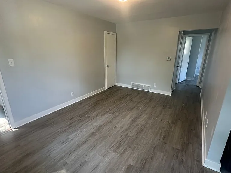 7230 W Lakefield Dr — Photo 2