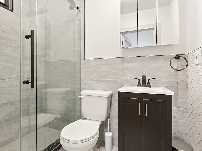 68 N 8th St #2RR — Photo 6