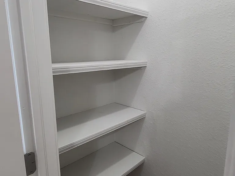 Child/guest bedroom walk-in closet