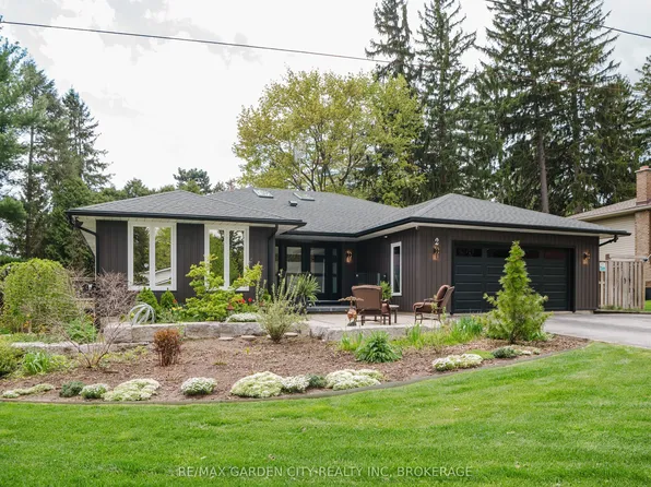 2 Valleyview Ct, Pelham, ON L0S 1E2