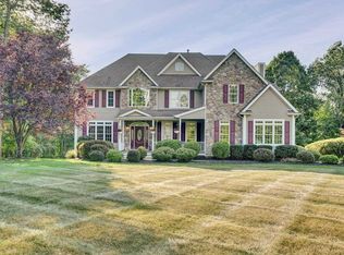 8 Meghan Ct, Hopewell Junction, NY 12533