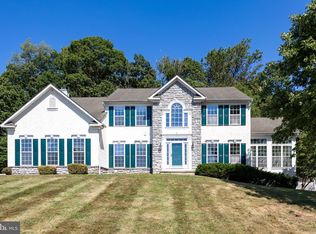 40 Robins Nest Ln, Pottstown, PA 19465