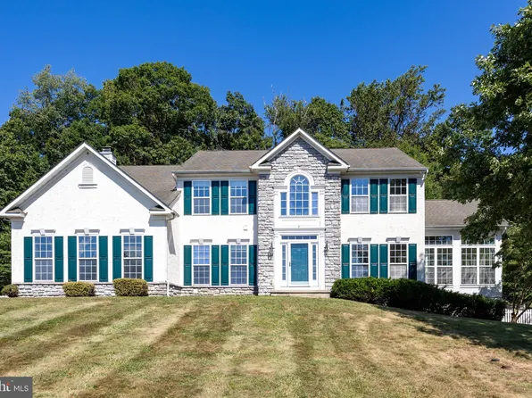 40 Robins Nest Ln, Pottstown, PA 19465