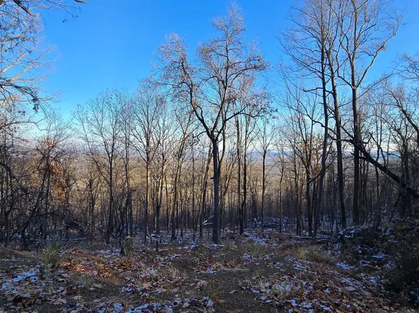 Arran Ln, Hedgesville, WV 25427