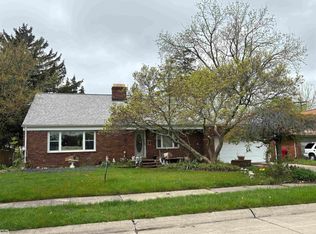 26799 Greenleaf St, Roseville, MI 48066