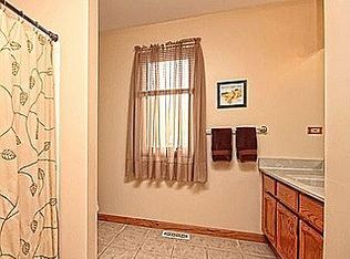 536 Mitchell Dr, Grayslake, IL
