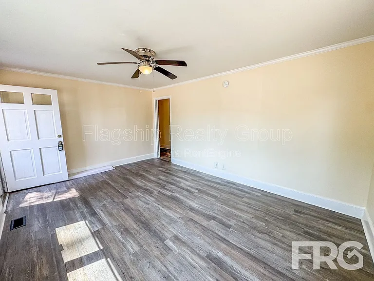 1403 Clingman St — Photo 7