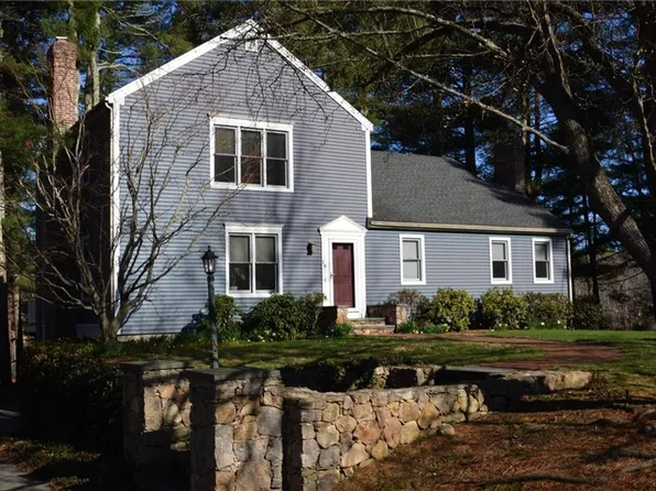 18 Riverview Dr, Wood River Junction, RI 02894